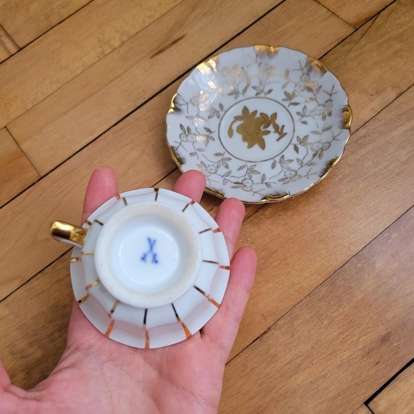 Vintage & Antique Gold & White Floral Demitasse Teacup & Saucer - Picture 7 of 8